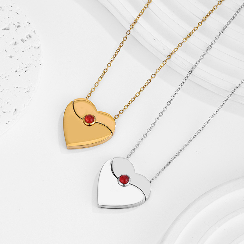 Letdiffery Personalized Heart  - Heart Locket Necklace Photo 评论和价格