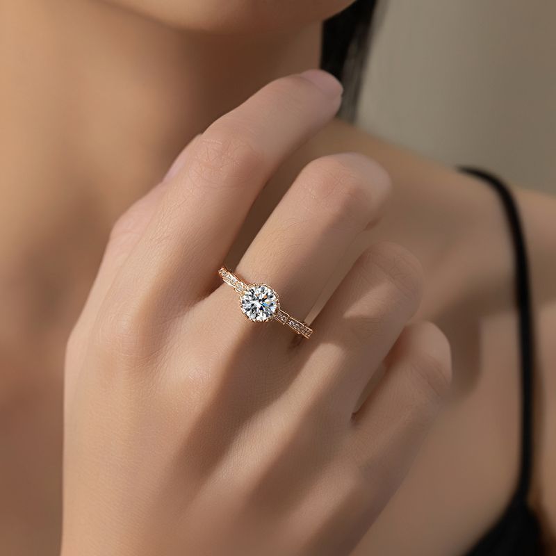 Holiday Gift Four-claw Bouquet - Moissanite Engagement Ring 1 Carat 评论和价格